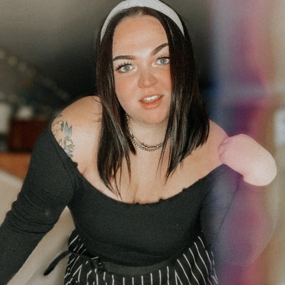 Meet your Posher, Leigh